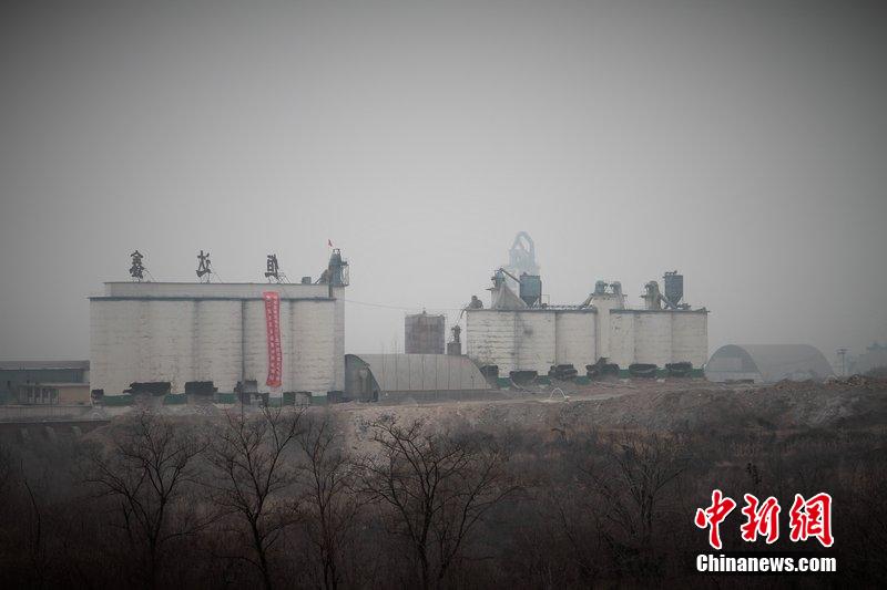 　2014年2月17日，石家莊市再次啟動(dòng)壓減水泥過(guò)剩產(chǎn)能、治理大氣污染水泥企業(yè)集中爆破拆除行動(dòng)。