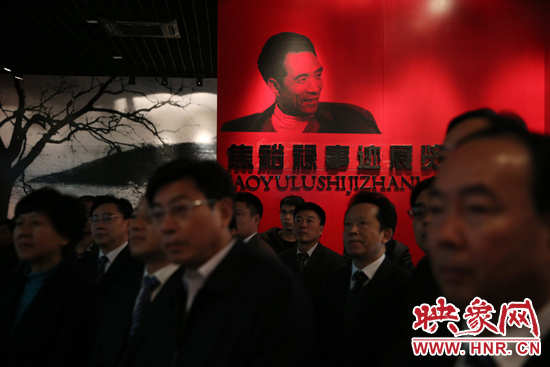 在焦裕祿紀念館，參觀的人絡繹不絕，一批批來自全國各地的黨員干部前來學習焦裕祿事跡