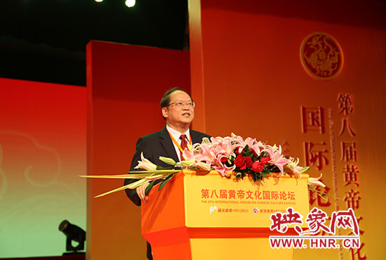 臺(tái)灣大學(xué)哲學(xué)系教授、美國耶魯大學(xué)哲學(xué)博士傅佩榮做演講
