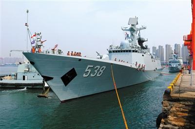 中國導彈護衛(wèi)艦煙臺艦——滿載排水量4000余噸，艦長134.1米，艦寬16米，是我國自主設(shè)計、研制的