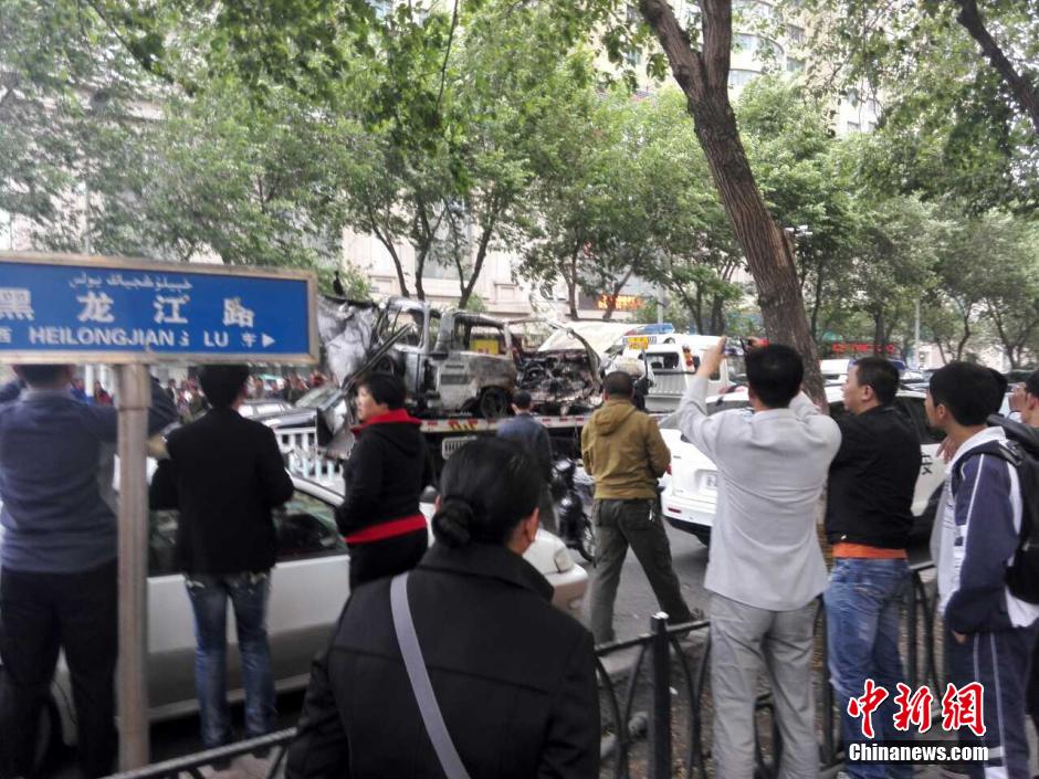 自治區(qū)和烏魯木齊市有關(guān)部門迅速處置，傷員已全部送往醫(yī)院救治。