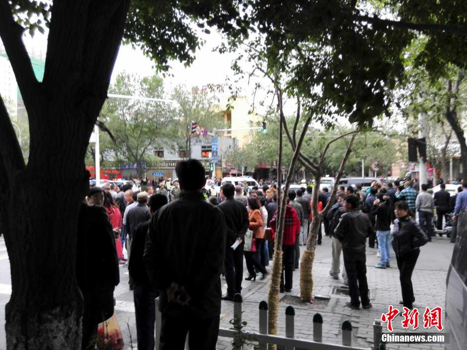自治區(qū)和烏魯木齊市有關(guān)部門迅速處置，傷員已全部送往醫(yī)院救治。