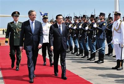 　6月19日，國務(wù)院總理李克強(qiáng)乘專機(jī)抵達(dá)雅典國際機(jī)場，開始對(duì)希臘進(jìn)行正式訪問。