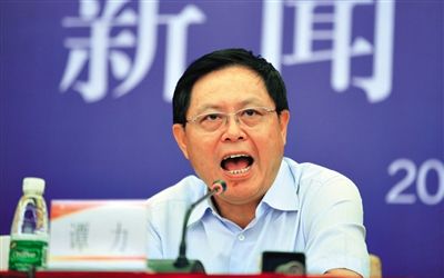 　譚力 男，1955年10月生，漢族，重慶市人，大學(xué)學(xué)歷，有知青經(jīng)歷。2009年3月前，一直在四川工