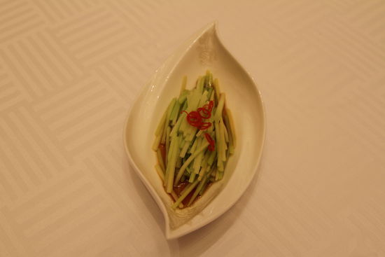 白灼翠芥蘭。 花惠生 供圖