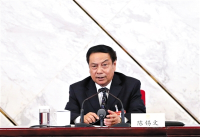　全國(guó)政協(xié)委員、中央農(nóng)村工作領(lǐng)導(dǎo)小組副組長(zhǎng)陳錫文。