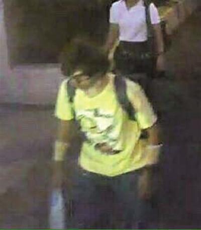 據(jù)泰國媒體報(bào)道，警方目前已鎖定曼谷17日爆炸嫌疑人。