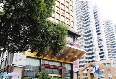 衡陽官員趙安民與之保持聯(lián)系，并邀約女子在這家酒店房間見面。
