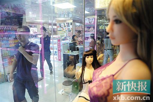 廣東成人用品市場(chǎng)調(diào)查。圖為各地的經(jīng)銷商都會(huì)在此進(jìn)貨。新快報(bào)記者 孫毅/攝
