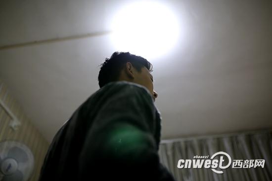 2013年2月份，17歲的林波在陜西省疾控中心拿到HIV確診報(bào)告。