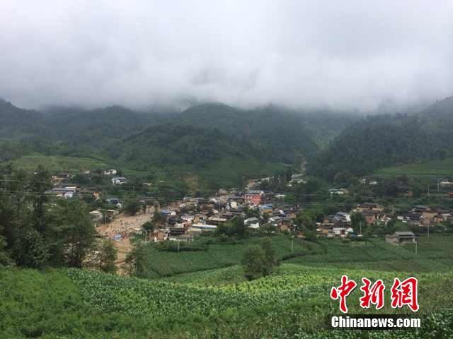 7月28日,云南省保山市隆陽區(qū)瓦房鄉(xiāng)喜坪村上坪小組發(fā)生山洪災(zāi)害,造成3戶人家9人被沖走。