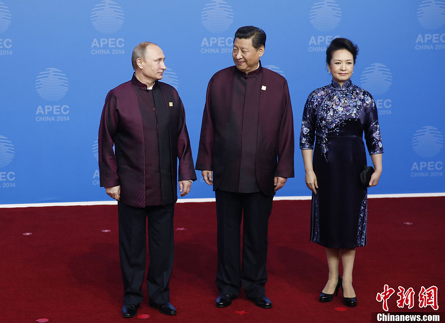 圖為習(xí)近平夫婦歡迎俄羅斯總統(tǒng)普京。中新社發(fā) 杜洋 攝