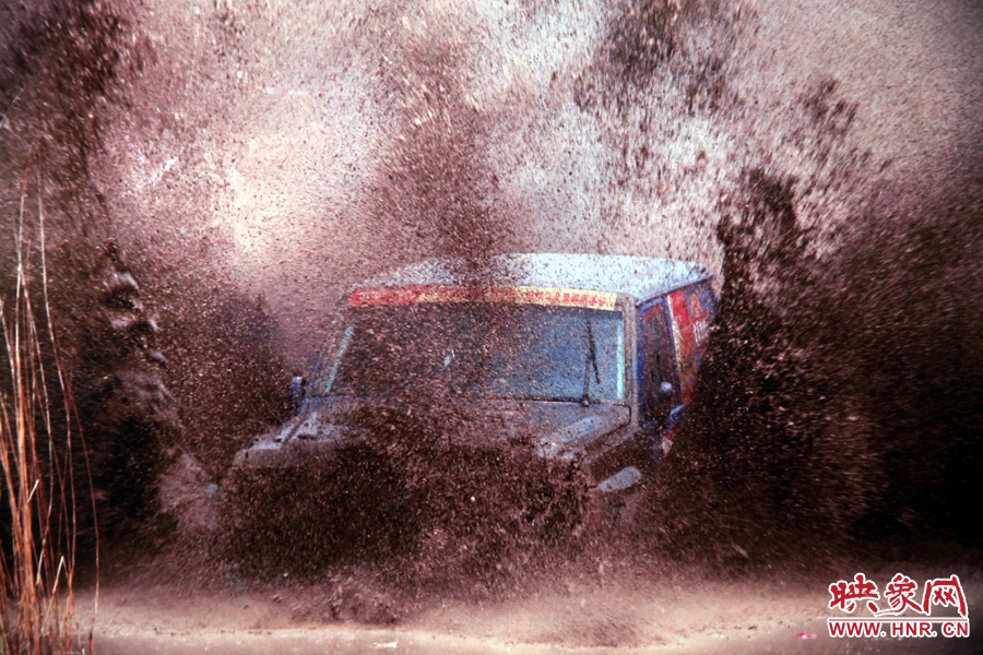 賽車的世界、更是男人的世界。圖為部分參展攝影作品。