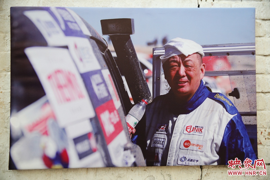 賽車的世界、更是男人的世界。圖為部分參展攝影作品。