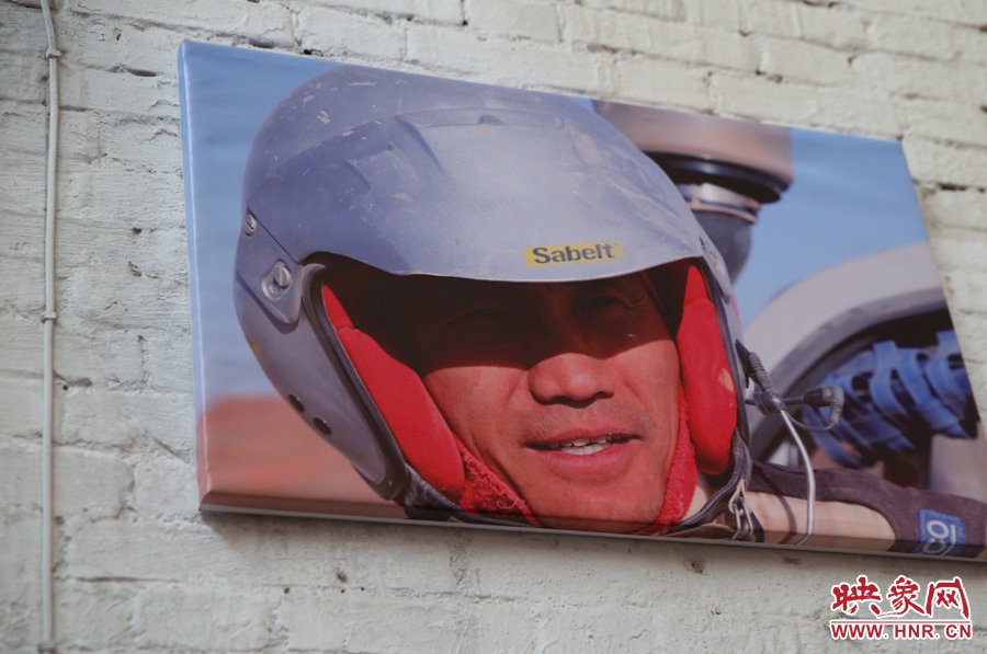 賽車的世界、更是男人的世界。圖為部分參展攝影作品。
