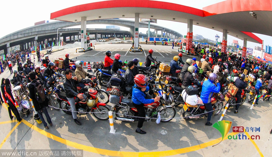 今年廣東、廣西兩省共193座中石化油站將為返鄉(xiāng)車主提供“6+X”免費(fèi)服務(wù)，并將為1萬(wàn)名“返鄉(xiāng)摩騎”免