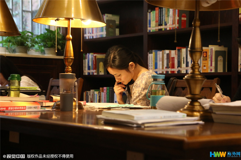 重慶大學(xué)改造翻新的“民國風(fēng)圖書館”走紅網(wǎng)絡(luò)，引得無數(shù)網(wǎng)友點(diǎn)贊
