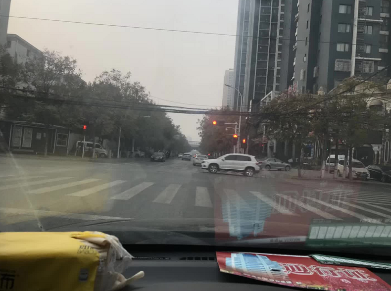 限行第一天！鄭州的早高峰是這個樣子的
