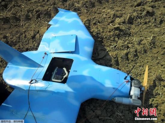 圖為3月31日，一架無(wú)人機(jī)在韓國(guó)西部海域的白翎島墜毀。