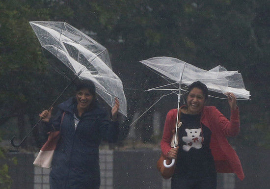 19號臺風在日本登陸，帶來強降雨。