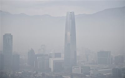 21日，智利首都圣地亞哥被霧霾籠罩。