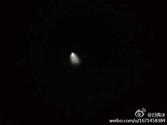 全國多地網友聲稱發(fā)現(xiàn)“UFO” 疑似二炮導彈試射