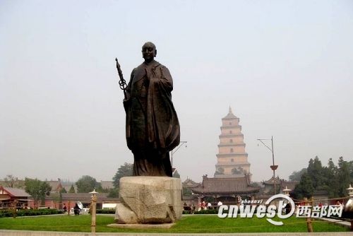 樹立于大雁塔前的唐玄奘像,他是中印兩國(guó)悠久交流史的代表人物。