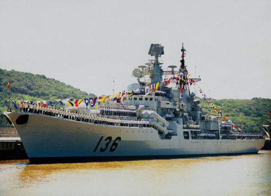 資料圖：東海艦隊的杭州號驅(qū)逐艦。
