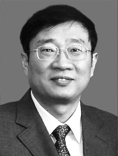 殲-15飛機研制現(xiàn)場總指揮羅陽，因突發(fā)急性心梗殉職，享年51歲