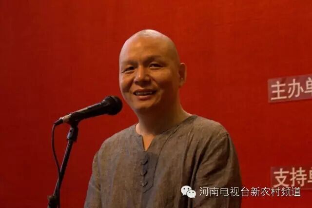 書畫家協(xié)會副主席，中國書畫家協(xié)會會員，河南省青年書法家，蘆荻