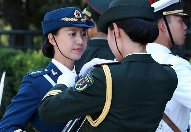 女儀仗兵,這才是2014年真正的女神！