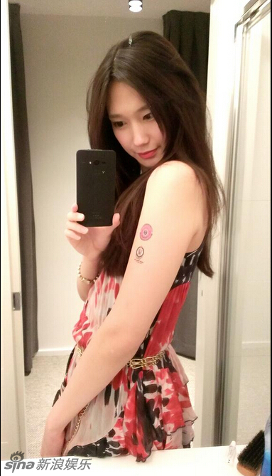 有顏有胸！日本變性美女性感迷人走紅網(wǎng)絡