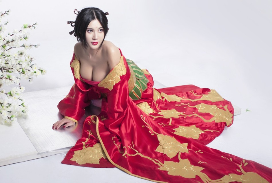 乳神穿越成貂蟬性感撩人 ?；ㄉ矸菔苜|(zhì)疑