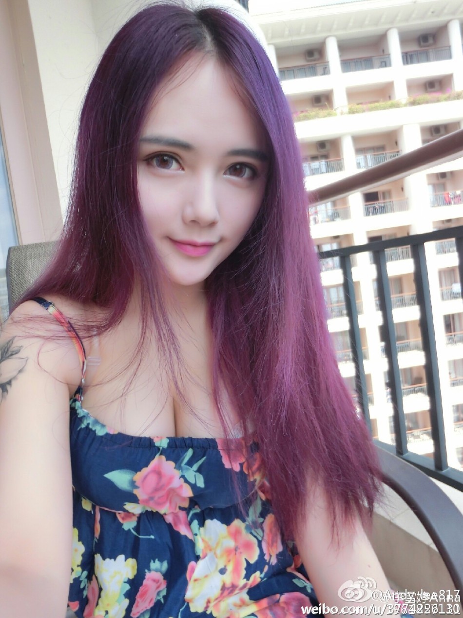湖大21歲?；ㄇ巴购舐N無懼走光